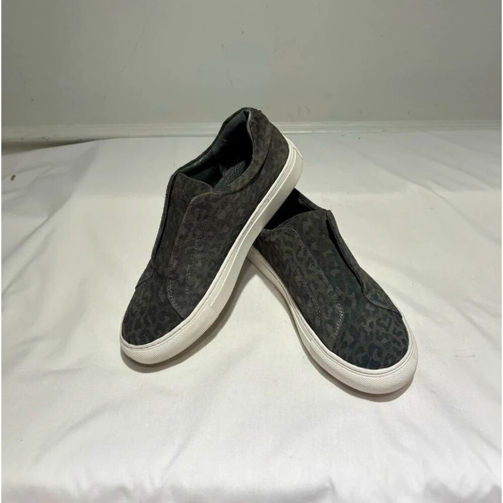 J/Slides NYC Leopard Print slip-on sneakers Size 7.5